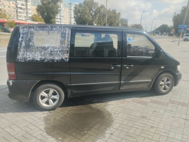 Чорний Мерседес Віто, об'ємом двигуна 2 л та пробігом 46 тис. км за 4500 $, фото 2 на Automoto.ua