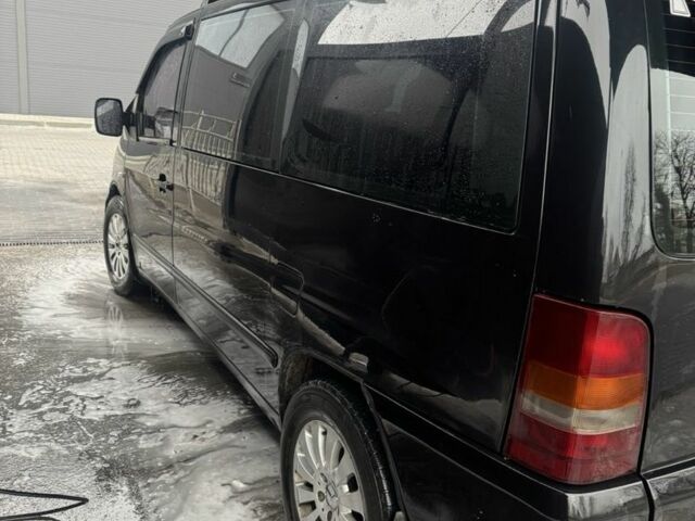 Черный Мерседес Вито, объемом двигателя 2.1 л и пробегом 515 тыс. км за 5250 $, фото 6 на Automoto.ua