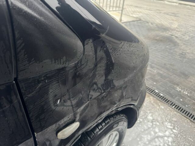 Черный Мерседес Вито, объемом двигателя 2.1 л и пробегом 515 тыс. км за 5250 $, фото 5 на Automoto.ua