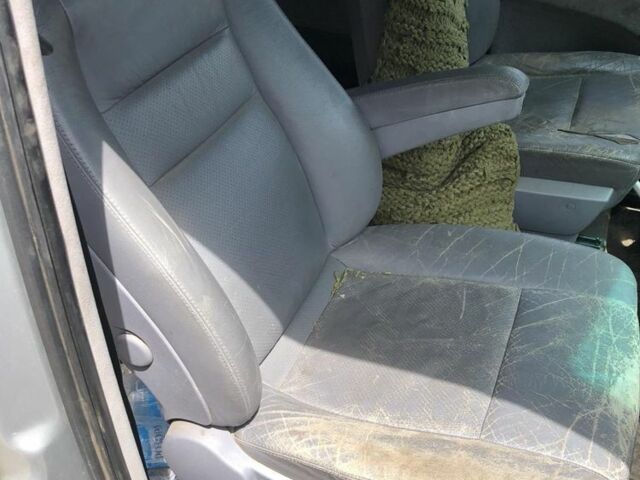 Черный Мерседес Вито, объемом двигателя 0 л и пробегом 30 тыс. км за 1100 $, фото 4 на Automoto.ua