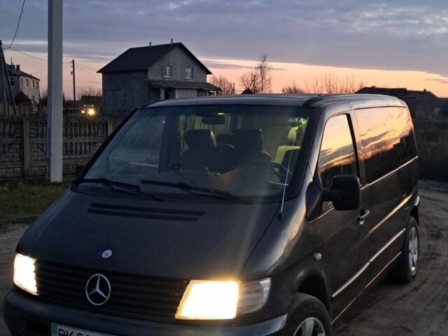 Черный Мерседес Вито, объемом двигателя 2.1 л и пробегом 485 тыс. км за 3990 $, фото 1 на Automoto.ua