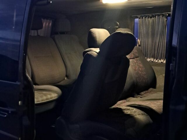 Черный Мерседес Вито, объемом двигателя 2.1 л и пробегом 485 тыс. км за 3990 $, фото 8 на Automoto.ua