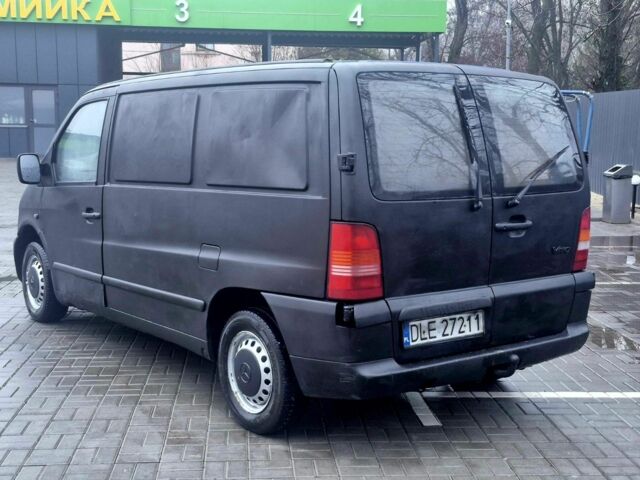 Черный Мерседес Вито, объемом двигателя 3 л и пробегом 234 тыс. км за 2750 $, фото 3 на Automoto.ua