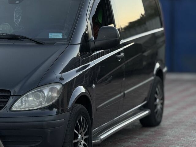 Черный Мерседес Вито, объемом двигателя 2.1 л и пробегом 485 тыс. км за 6800 $, фото 1 на Automoto.ua