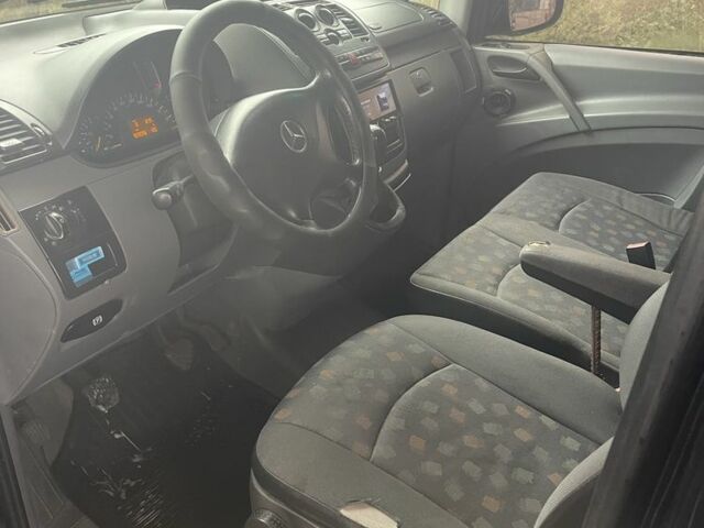 Чорний Мерседес Віто, об'ємом двигуна 2.2 л та пробігом 369 тис. км за 3300 $, фото 7 на Automoto.ua