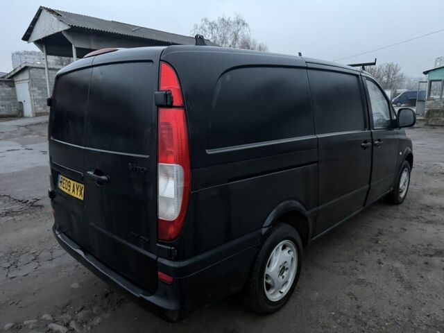 Черный Мерседес Вито, объемом двигателя 2.2 л и пробегом 216 тыс. км за 3500 $, фото 4 на Automoto.ua