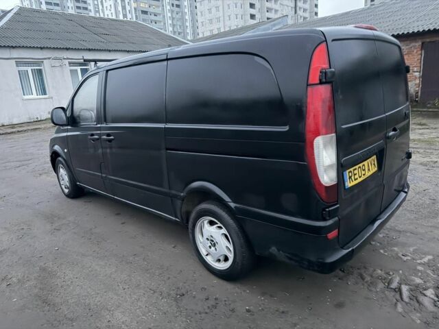 Черный Мерседес Вито, объемом двигателя 2.2 л и пробегом 216 тыс. км за 3500 $, фото 1 на Automoto.ua