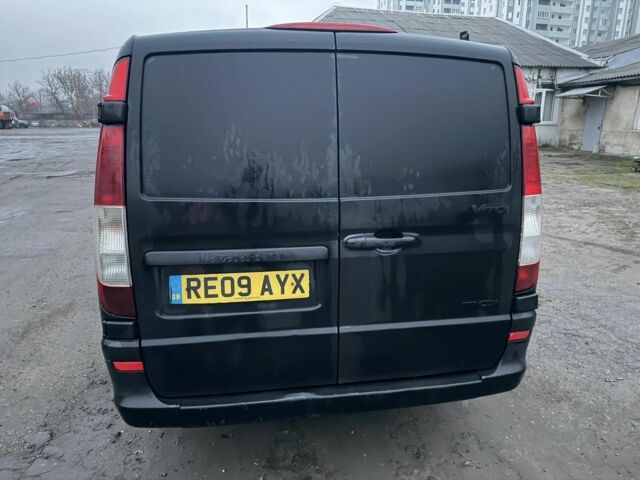 Черный Мерседес Вито, объемом двигателя 2.2 л и пробегом 216 тыс. км за 3500 $, фото 5 на Automoto.ua