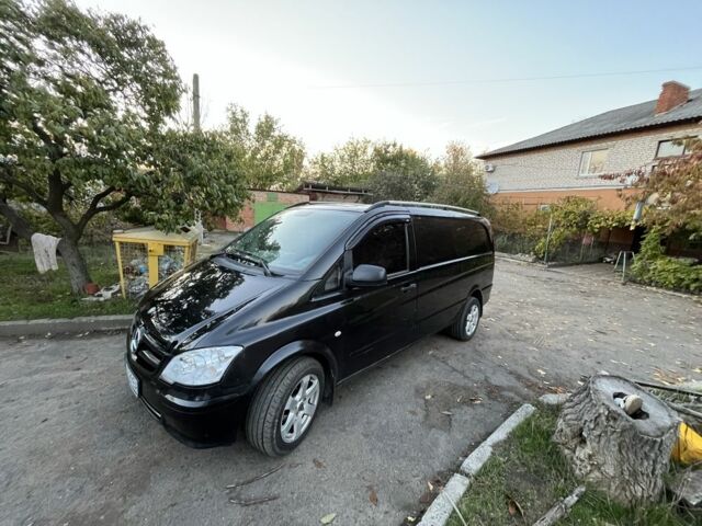 Черный Мерседес Вито, объемом двигателя 2.1 л и пробегом 298 тыс. км за 7000 $, фото 2 на Automoto.ua