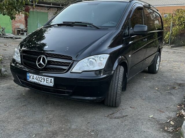 Черный Мерседес Вито, объемом двигателя 2.1 л и пробегом 298 тыс. км за 7000 $, фото 1 на Automoto.ua