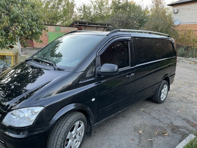 Черный Мерседес Вито, объемом двигателя 2.1 л и пробегом 298 тыс. км за 7000 $, фото 3 на Automoto.ua