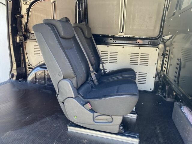 Черный Мерседес Вито, объемом двигателя 2.1 л и пробегом 140 тыс. км за 13500 $, фото 10 на Automoto.ua