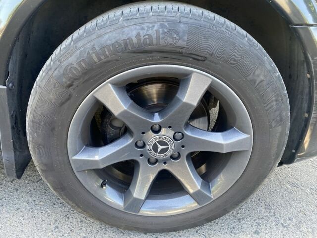 Черный Мерседес Вито, объемом двигателя 2.1 л и пробегом 140 тыс. км за 13500 $, фото 20 на Automoto.ua