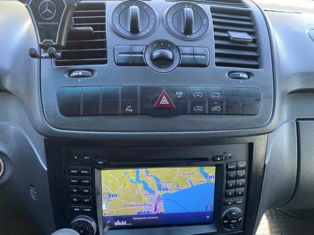 Черный Мерседес Вито, объемом двигателя 2.1 л и пробегом 140 тыс. км за 13500 $, фото 18 на Automoto.ua