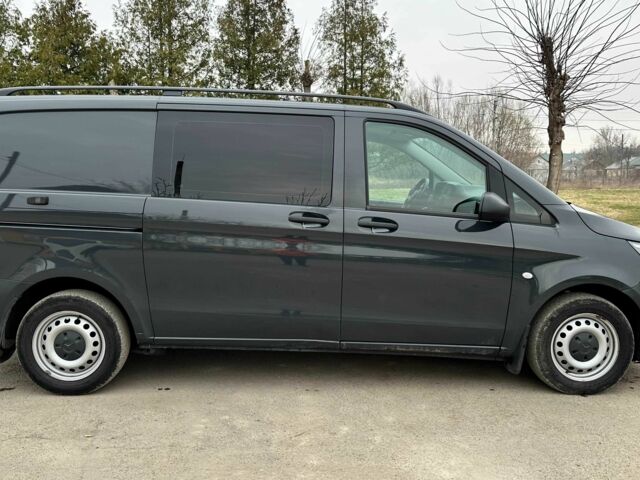 Черный Мерседес Вито, объемом двигателя 1.6 л и пробегом 111 тыс. км за 15000 $, фото 2 на Automoto.ua