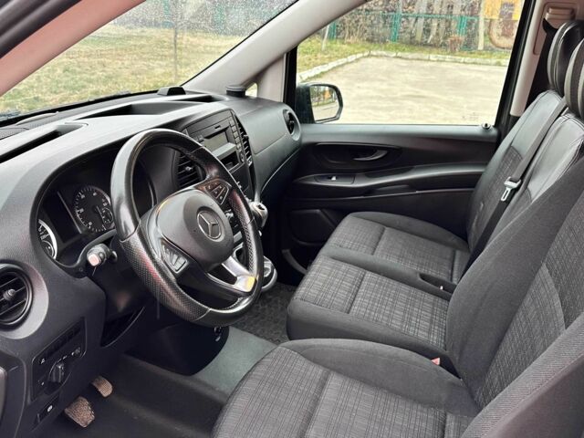 Черный Мерседес Вито, объемом двигателя 1.6 л и пробегом 111 тыс. км за 15000 $, фото 15 на Automoto.ua