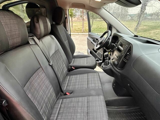 Черный Мерседес Вито, объемом двигателя 1.6 л и пробегом 111 тыс. км за 15000 $, фото 21 на Automoto.ua