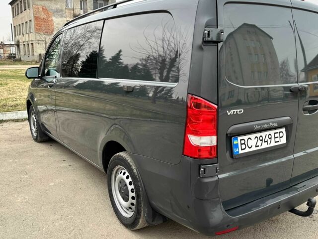 Черный Мерседес Вито, объемом двигателя 1.6 л и пробегом 111 тыс. км за 15000 $, фото 5 на Automoto.ua