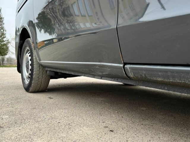 Черный Мерседес Вито, объемом двигателя 1.6 л и пробегом 111 тыс. км за 15000 $, фото 23 на Automoto.ua