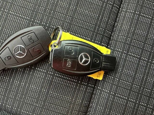 Черный Мерседес Вито, объемом двигателя 1.6 л и пробегом 111 тыс. км за 15000 $, фото 22 на Automoto.ua