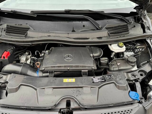 Черный Мерседес Вито, объемом двигателя 1.6 л и пробегом 111 тыс. км за 15000 $, фото 10 на Automoto.ua