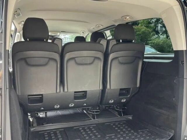 Черный Мерседес Вито, объемом двигателя 0 л и пробегом 149 тыс. км за 25500 $, фото 1 на Automoto.ua