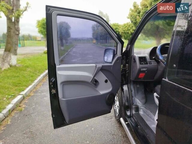 Чорний Мерседес Віто, об'ємом двигуна 2.3 л та пробігом 630 тис. км за 5450 $, фото 12 на Automoto.ua