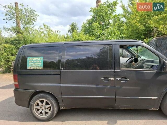 Чорний Мерседес Віто, об'ємом двигуна 2.2 л та пробігом 300 тис. км за 2500 $, фото 3 на Automoto.ua