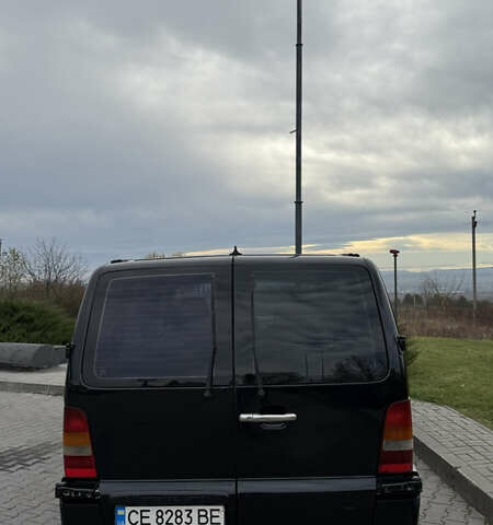 Черный Мерседес Вито, объемом двигателя 2.2 л и пробегом 430 тыс. км за 4500 $, фото 2 на Automoto.ua