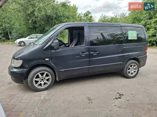 Чорний Мерседес Віто, об'ємом двигуна 2.2 л та пробігом 300 тис. км за 2500 $, фото 1 на Automoto.ua