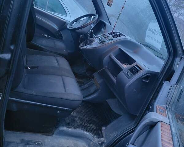 Чорний Мерседес Віто, об'ємом двигуна 2.15 л та пробігом 328 тис. км за 4800 $, фото 15 на Automoto.ua