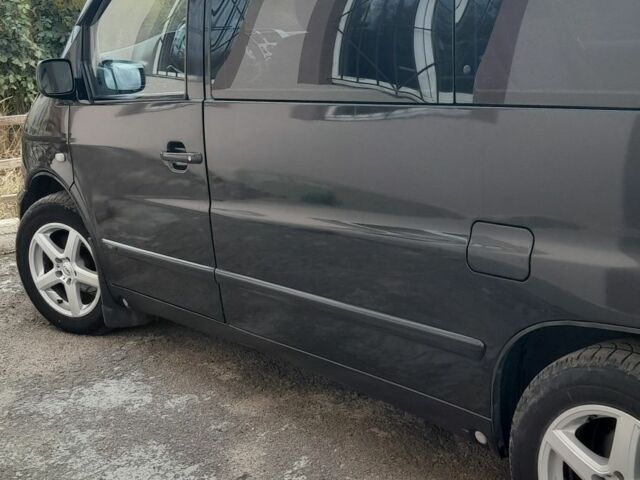 Чорний Мерседес Віто, об'ємом двигуна 0 л та пробігом 524 тис. км за 6265 $, фото 1 на Automoto.ua