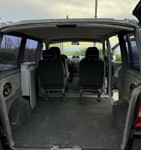 Черный Мерседес Вито, объемом двигателя 2.2 л и пробегом 430 тыс. км за 4500 $, фото 18 на Automoto.ua