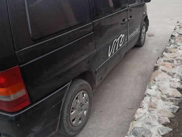 Чорний Мерседес Віто, об'ємом двигуна 2.2 л та пробігом 400 тис. км за 2950 $, фото 3 на Automoto.ua