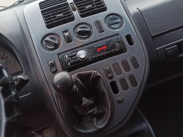 Чорний Мерседес Віто, об'ємом двигуна 2.2 л та пробігом 400 тис. км за 2950 $, фото 4 на Automoto.ua