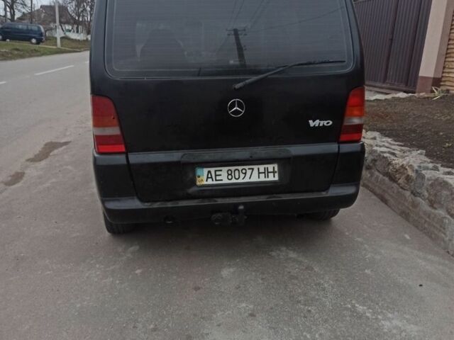 Чорний Мерседес Віто, об'ємом двигуна 2.2 л та пробігом 400 тис. км за 2950 $, фото 1 на Automoto.ua