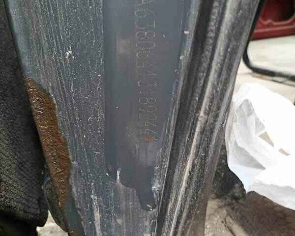 Черный Мерседес Вито, объемом двигателя 2.3 л и пробегом 900 тыс. км за 2000 $, фото 3 на Automoto.ua