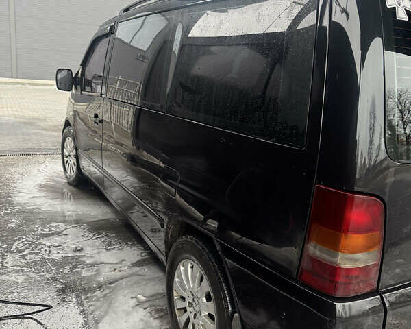 Черный Мерседес Вито, объемом двигателя 2.15 л и пробегом 515 тыс. км за 5250 $, фото 5 на Automoto.ua