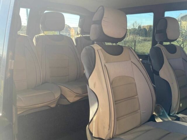 Черный Мерседес Вито, объемом двигателя 2.2 л и пробегом 260 тыс. км за 3000 $, фото 3 на Automoto.ua