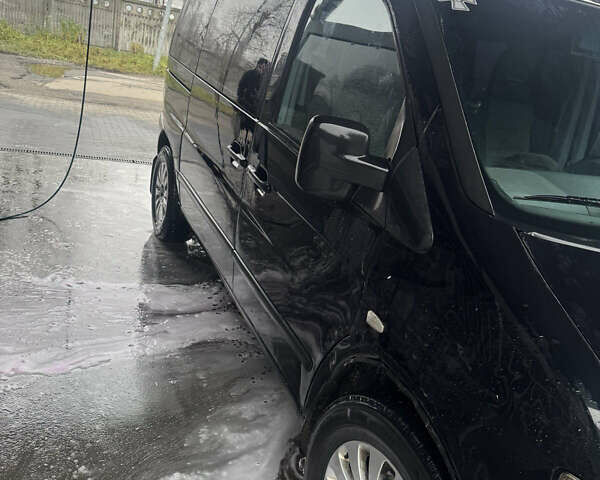 Черный Мерседес Вито, объемом двигателя 2.15 л и пробегом 515 тыс. км за 5250 $, фото 2 на Automoto.ua