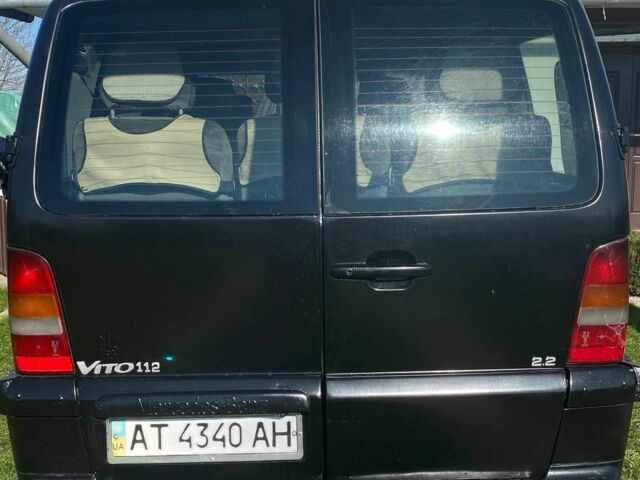Черный Мерседес Вито, объемом двигателя 2.2 л и пробегом 260 тыс. км за 3000 $, фото 6 на Automoto.ua