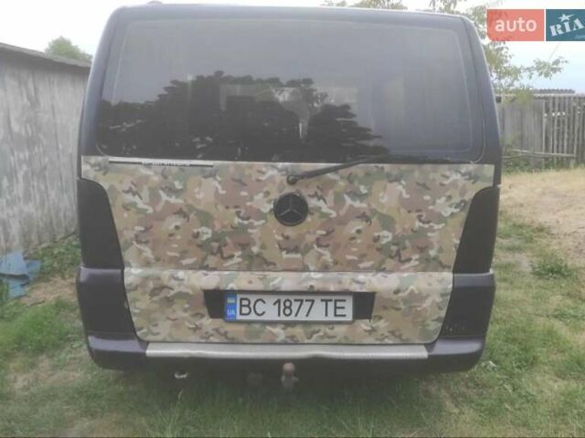 Черный Мерседес Вито, объемом двигателя 2.2 л и пробегом 296 тыс. км за 3300 $, фото 1 на Automoto.ua