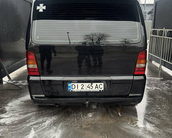 Черный Мерседес Вито, объемом двигателя 2.15 л и пробегом 515 тыс. км за 5250 $, фото 1 на Automoto.ua