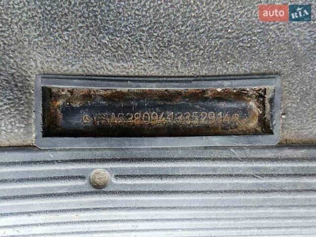 Черный Мерседес Вито, объемом двигателя 2.15 л и пробегом 260 тыс. км за 2161 $, фото 9 на Automoto.ua