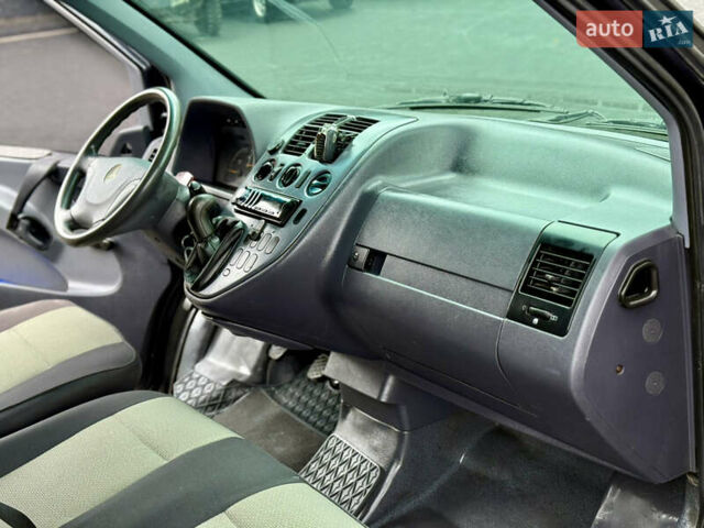 Черный Мерседес Вито, объемом двигателя 2.2 л и пробегом 370 тыс. км за 4699 $, фото 43 на Automoto.ua