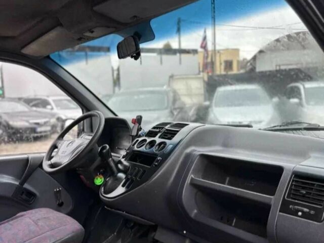 Черный Мерседес Вито, объемом двигателя 2.3 л и пробегом 340 тыс. км за 1900 $, фото 6 на Automoto.ua