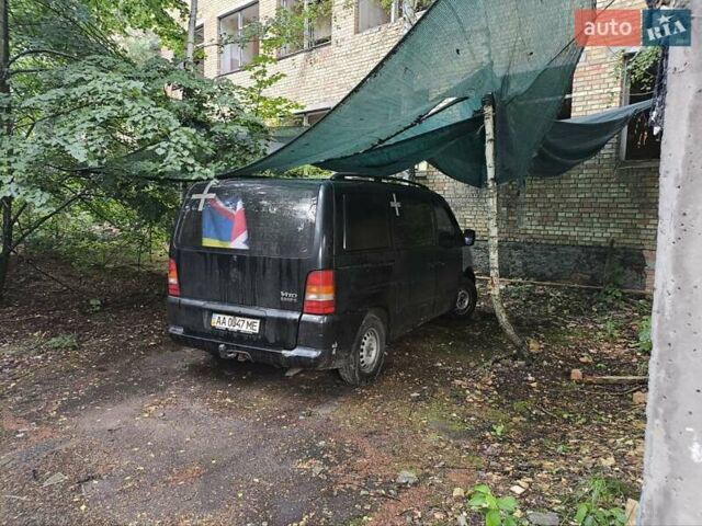 Черный Мерседес Вито, объемом двигателя 2.2 л и пробегом 390 тыс. км за 2750 $, фото 1 на Automoto.ua