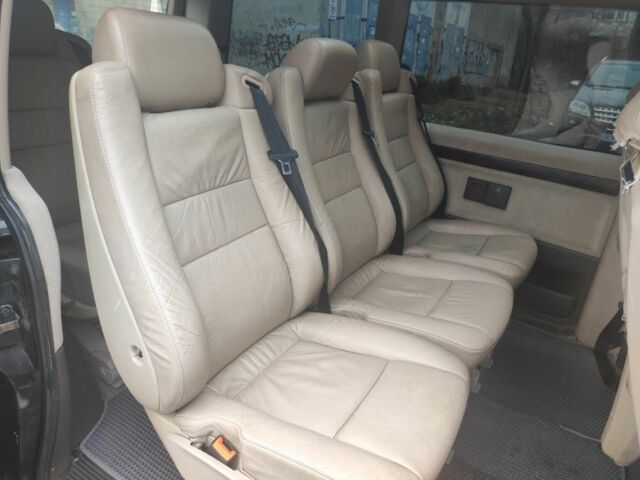 Черный Мерседес Вито, объемом двигателя 2.2 л и пробегом 340 тыс. км за 5100 $, фото 14 на Automoto.ua