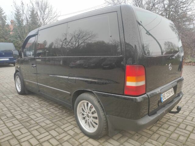 Черный Мерседес Вито, объемом двигателя 2.2 л и пробегом 340 тыс. км за 5100 $, фото 4 на Automoto.ua