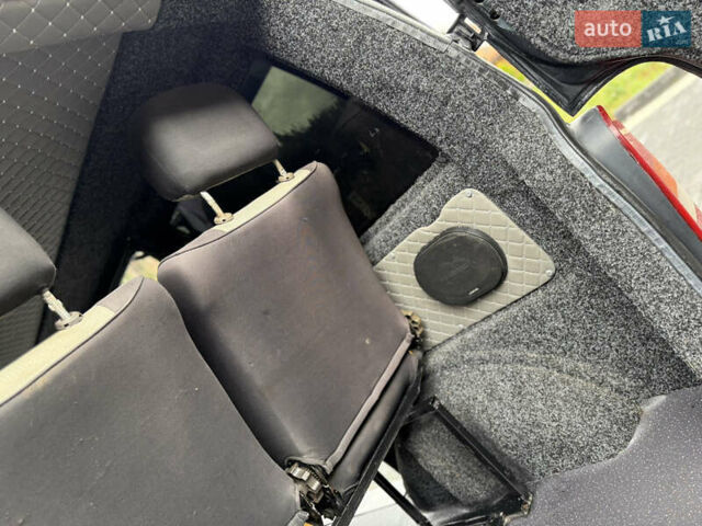 Черный Мерседес Вито, объемом двигателя 2.2 л и пробегом 370 тыс. км за 4699 $, фото 67 на Automoto.ua